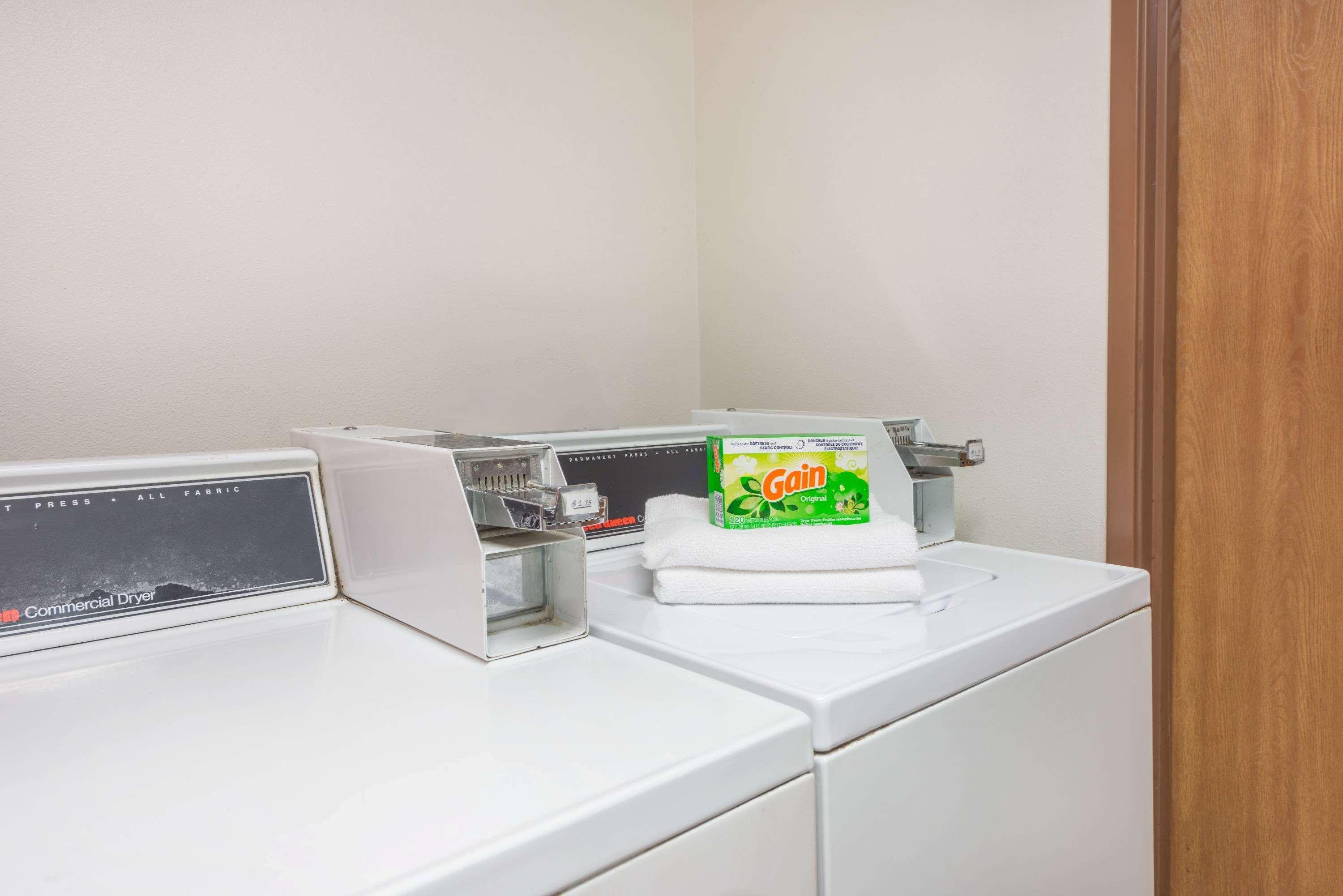Super 8 By Wyndham Du Quoin Hotell Eksteriør bilde